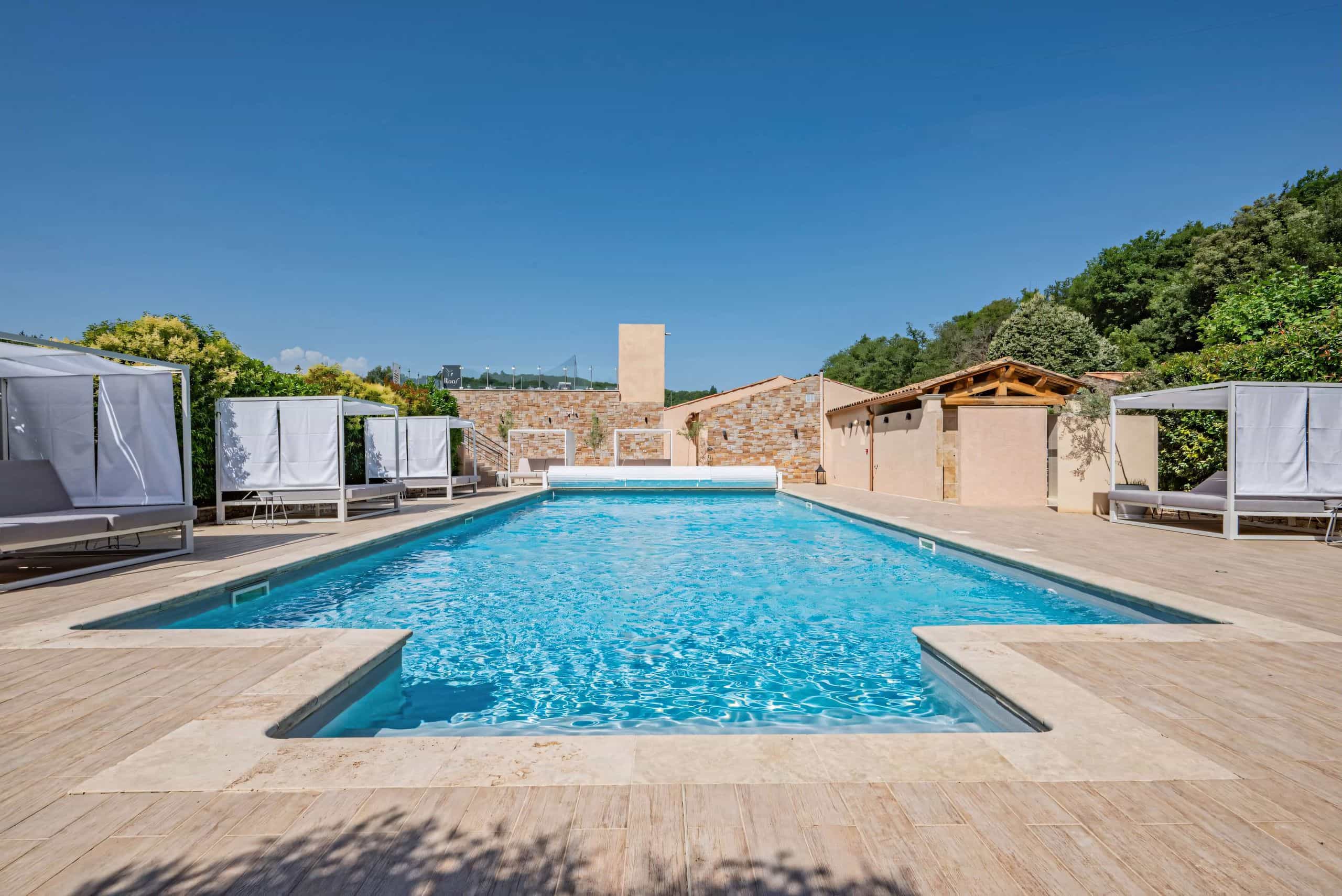 Piscine extérieure 16 m